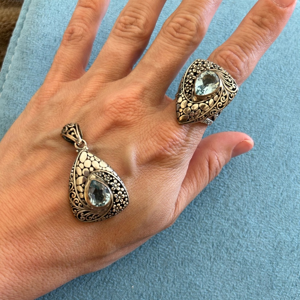 Bali blue topaz woman’s ring and matching pendant